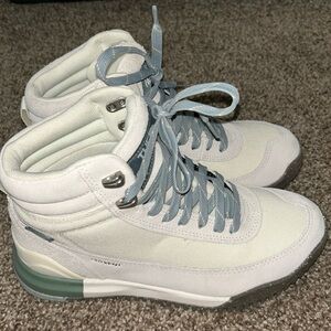 The North Face Women’s back-to-berkeley III boots